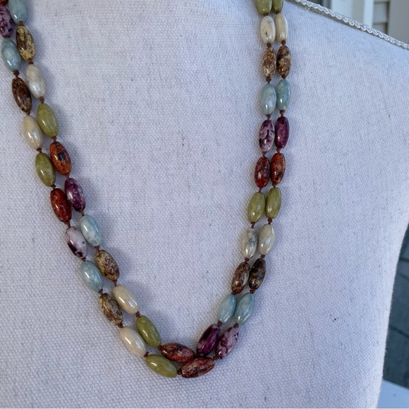 Multicolor Beaded Necklace - Picture 4 of 9